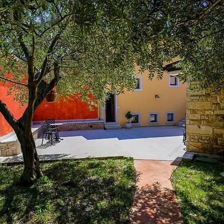 Casa Degli Artisti