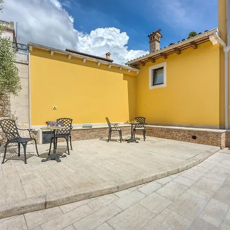 Casa Degli Artisti Гостевой дом Ровинь