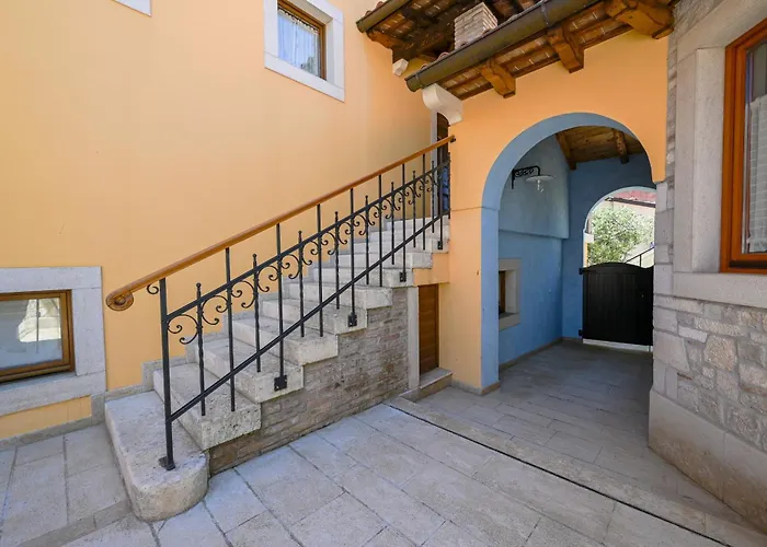 Casa Degli Artisti Gostinjska kuća